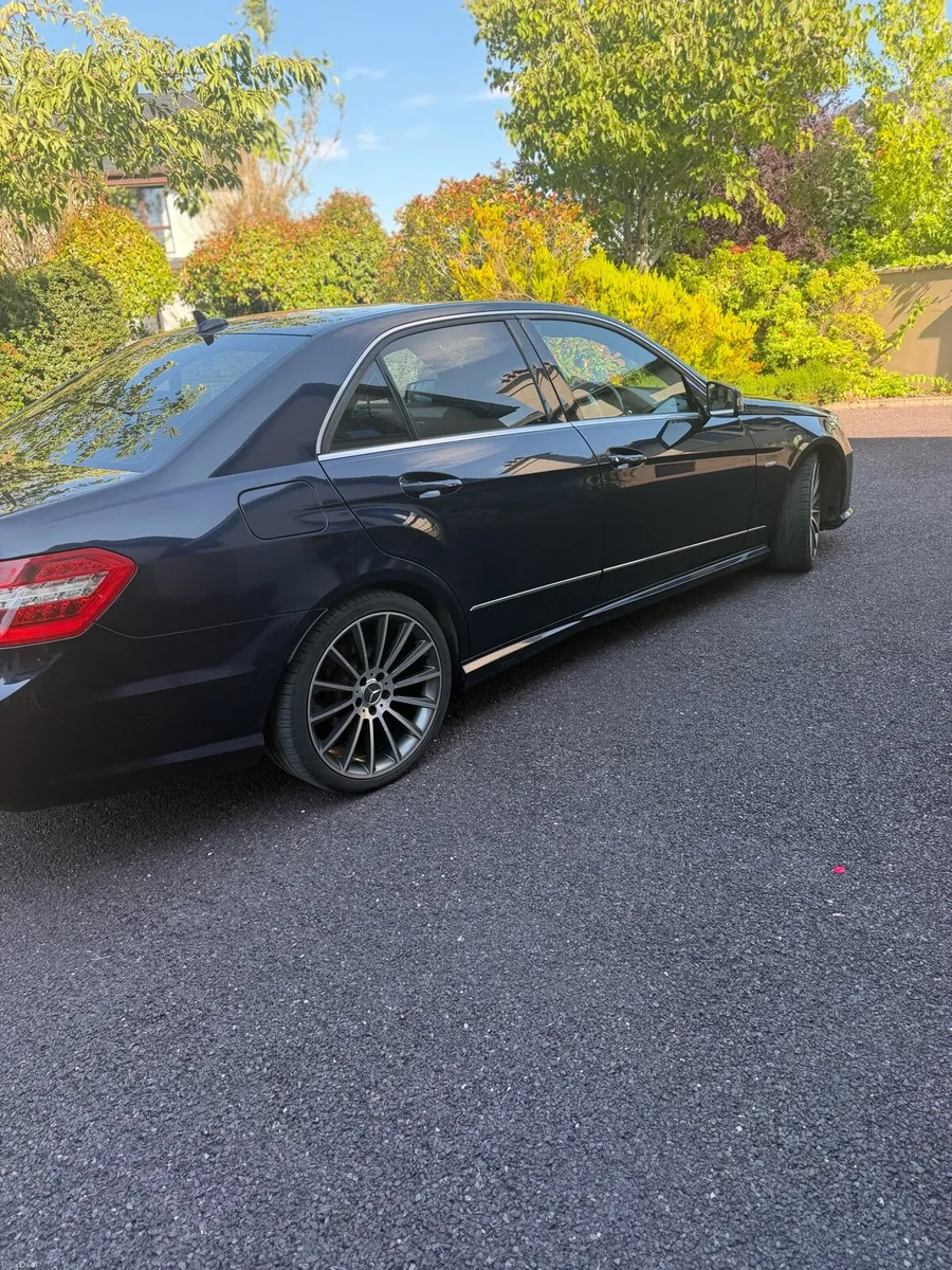 Car - Image 2