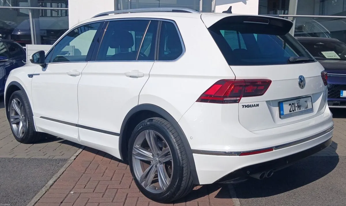 Volkswagen Tiguan R-Line 2.0 TDI 150HP **REAR VIEW - Image 4