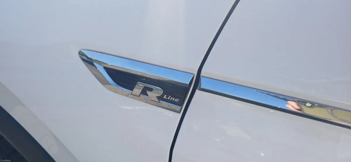 Volkswagen Tiguan R-Line 2.0 TDI 150HP **REAR VIEW - Image 6