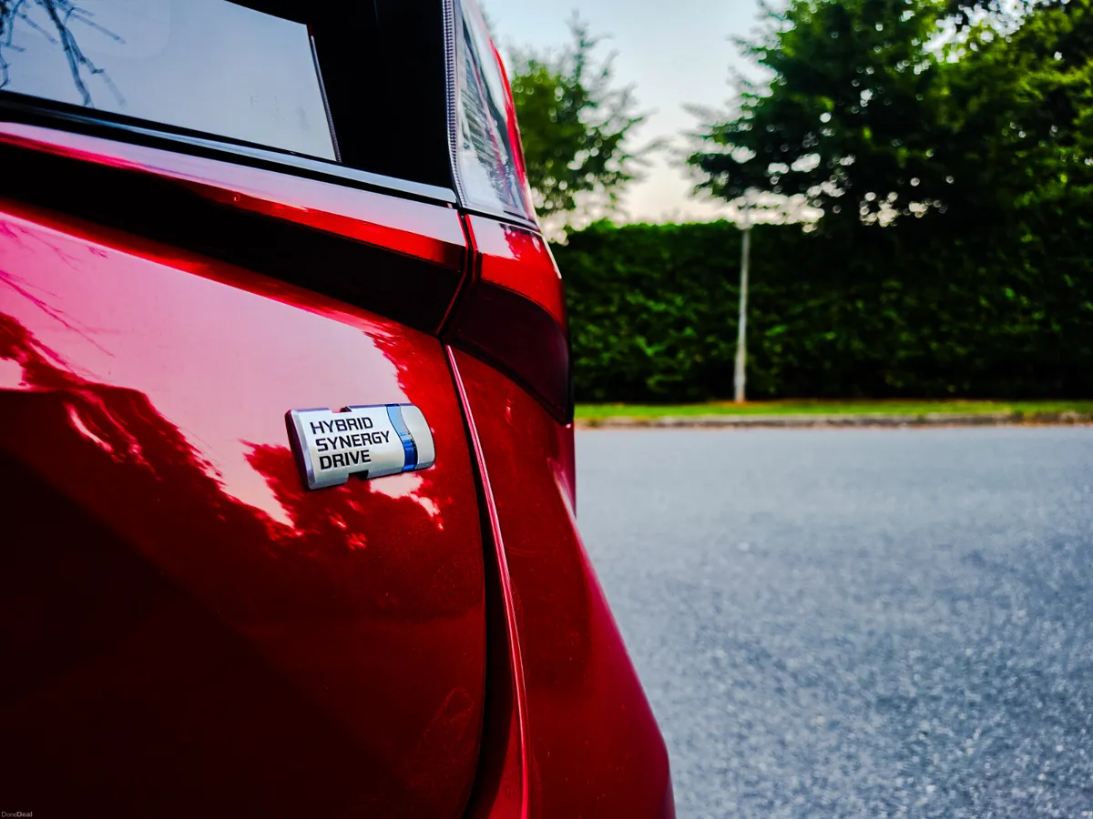 2019 Toyota Prius 1.8 Petrol Hybrid Auto Premiem L - Image 6
