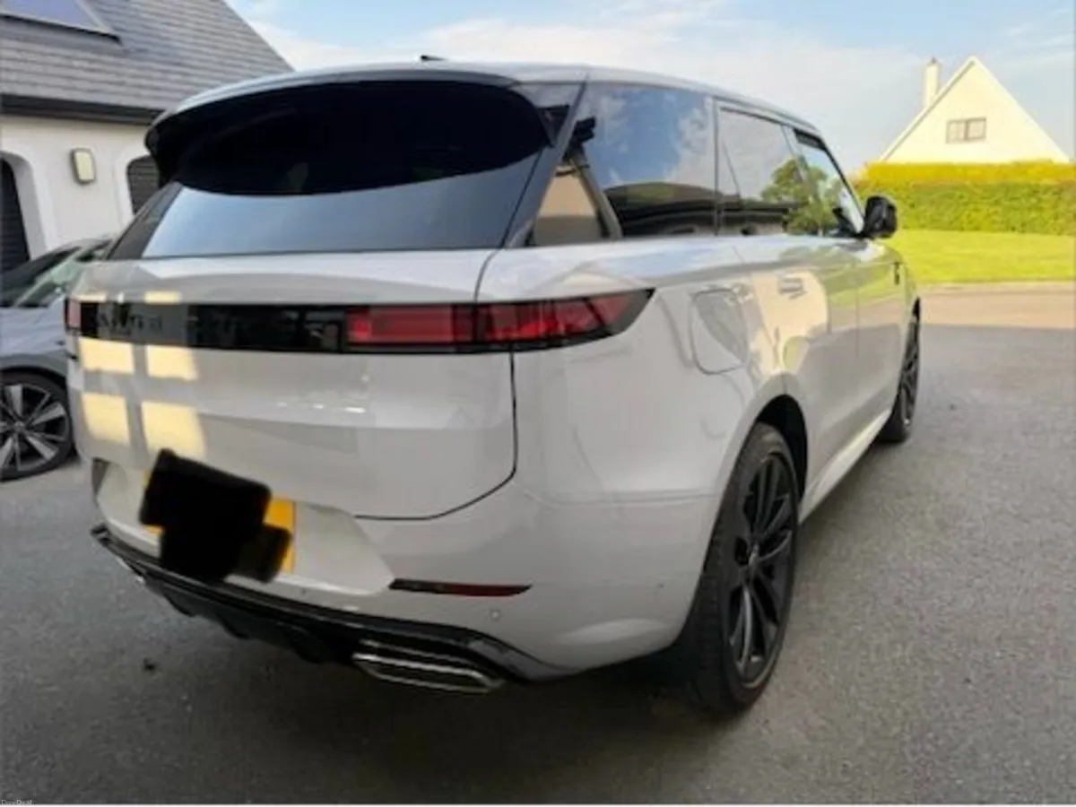 Land Rover Range Rover Sport - Image 2
