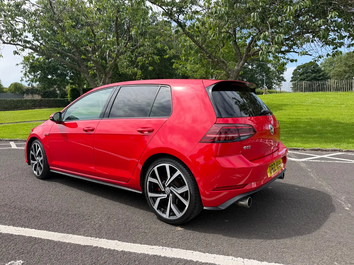 Volkswagen Golf GTI - Image 5