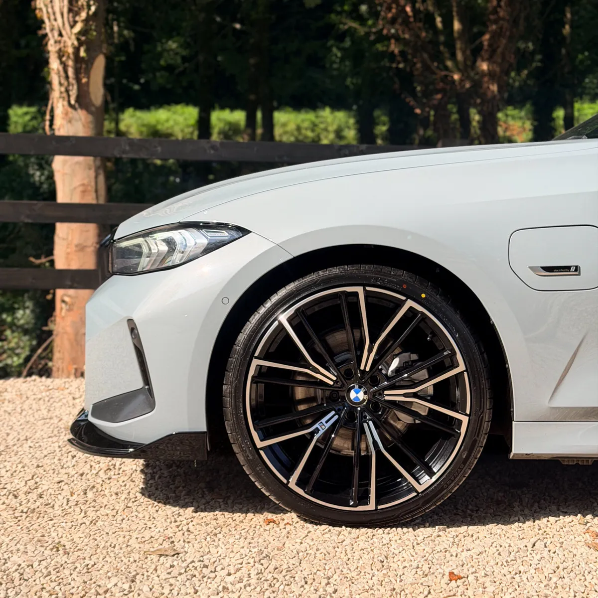 2023 (231) BMW 330E M-Sport LCI 290BHP *UNBEATABLE - Image 5