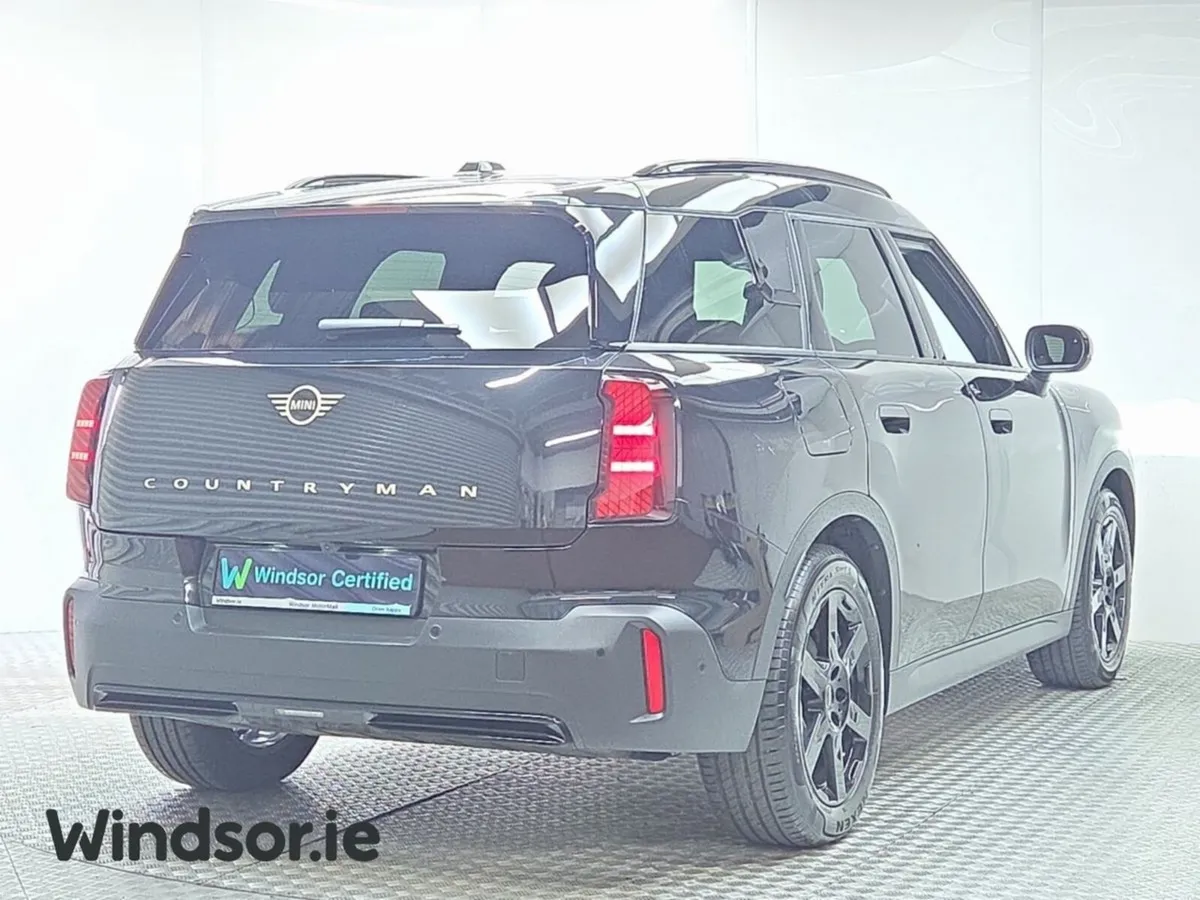 Mini Countryman Monochrome 66.45kWh EV - Image 2