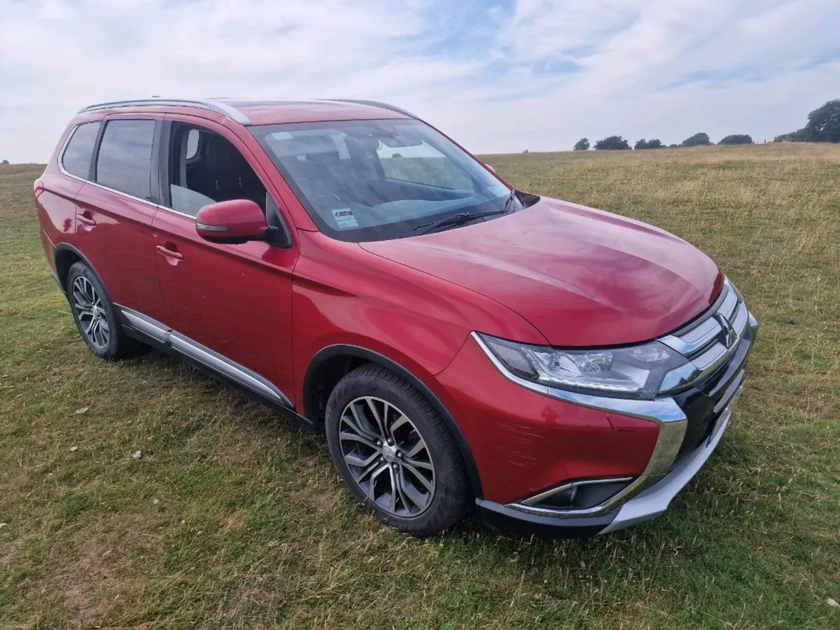 Mitsubishi outlander 2017 Automatic 7seater - Image 2