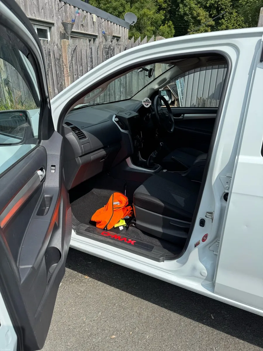 Isuzu D max 142 for sale - Image 3