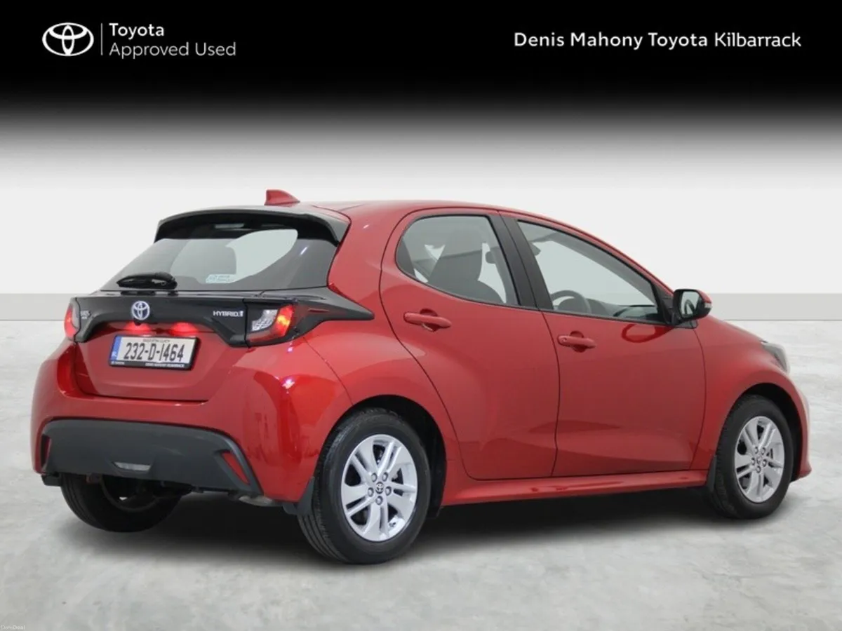 Toyota Yaris HYBRID LUNA - Image 2