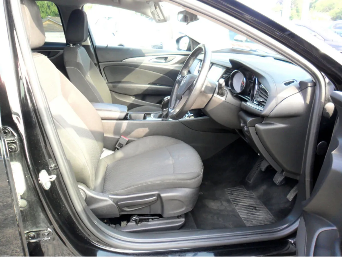 Opel Insignia GRAND SPORT 1.6 CDTI 110PS 5DR...... - Image 2