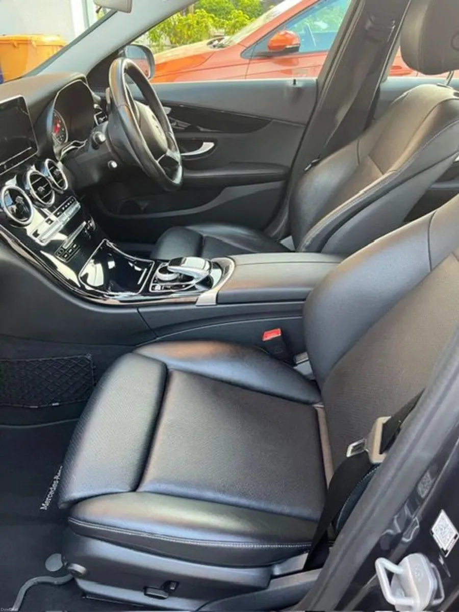 Mercedes-Benz C-Class 2017 - Image 4