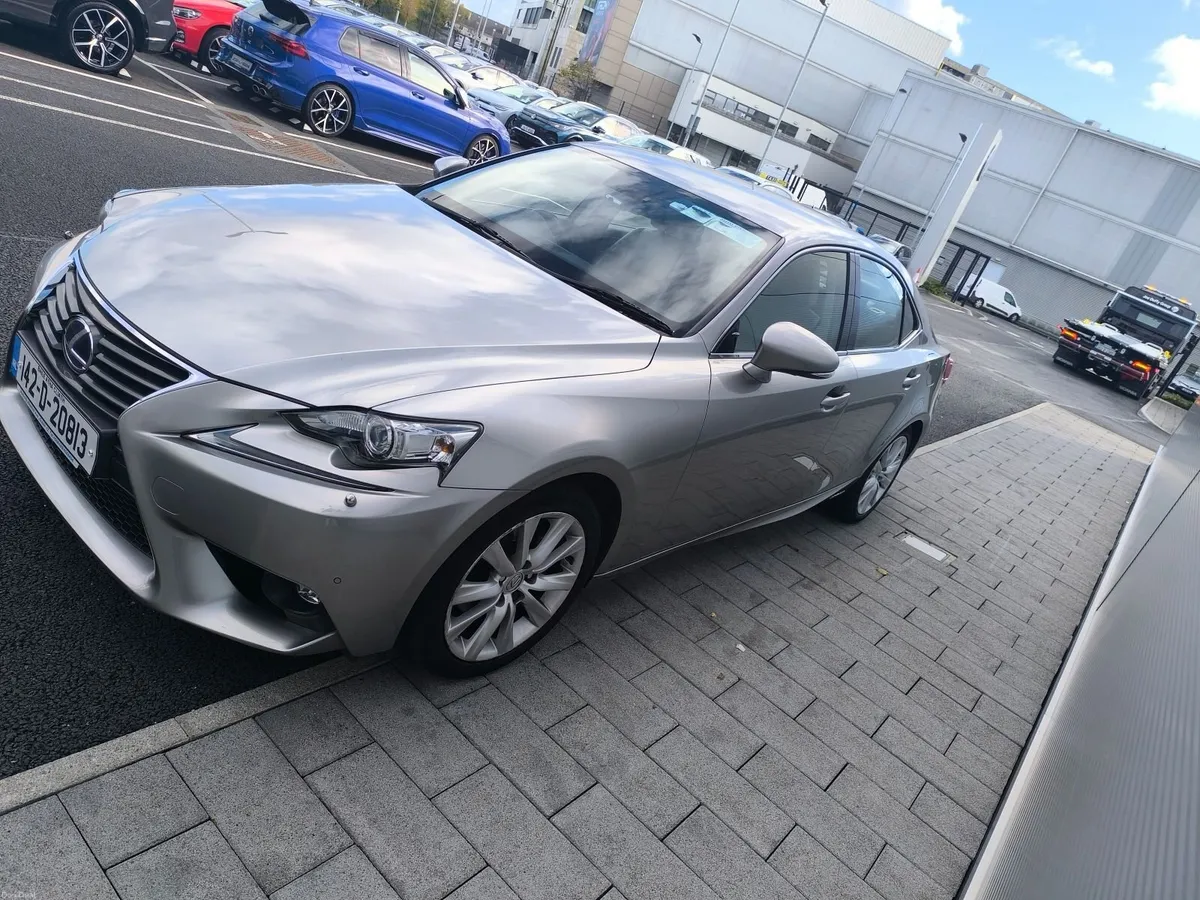 Lexus IS 2014 - Image 2