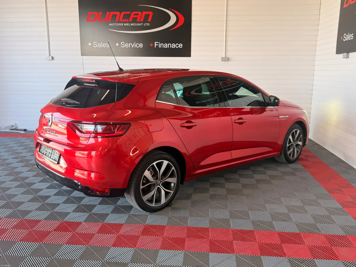 Renault Megane 2018 - Image 2