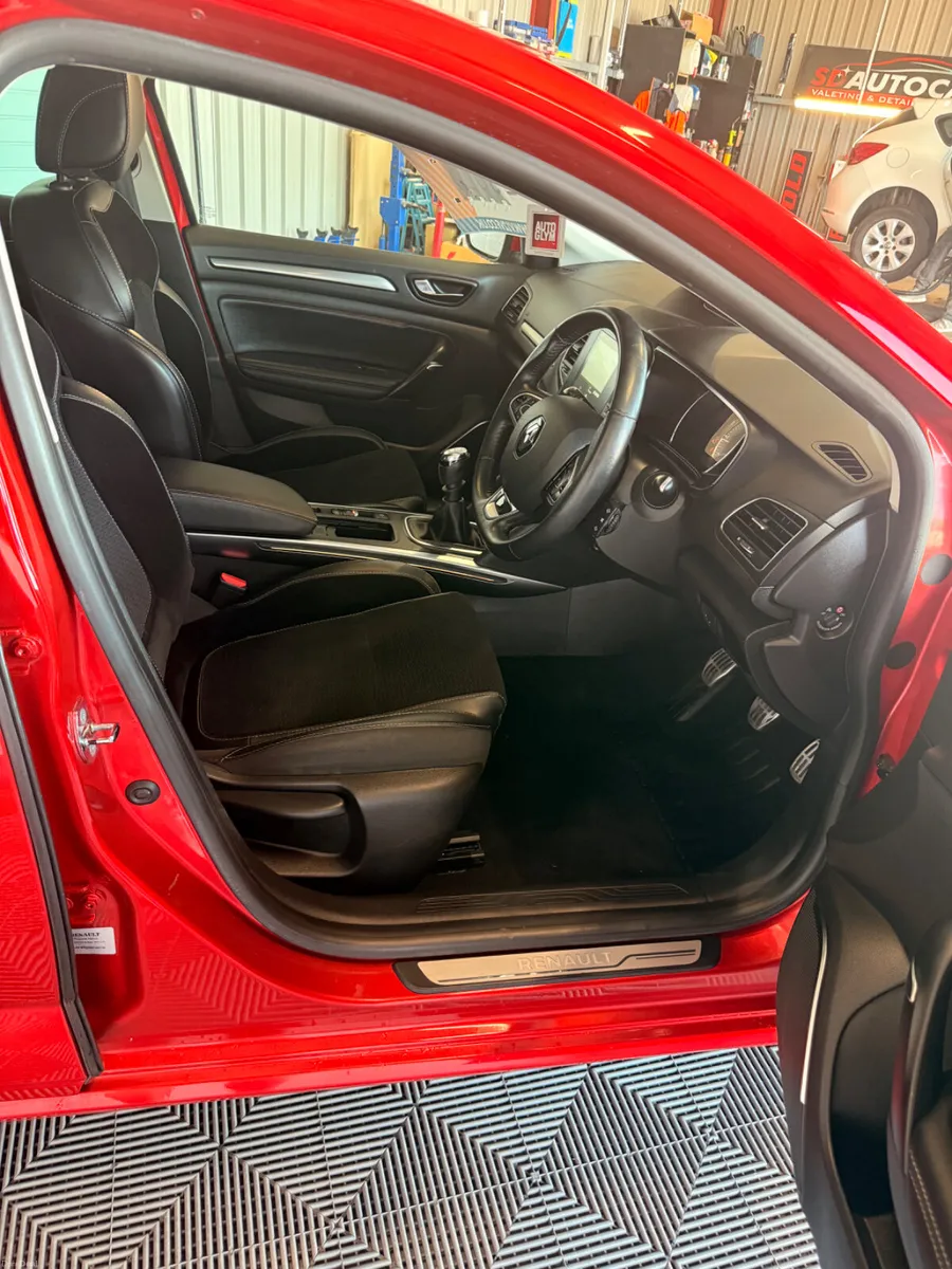 Renault Megane 2018 - Image 6