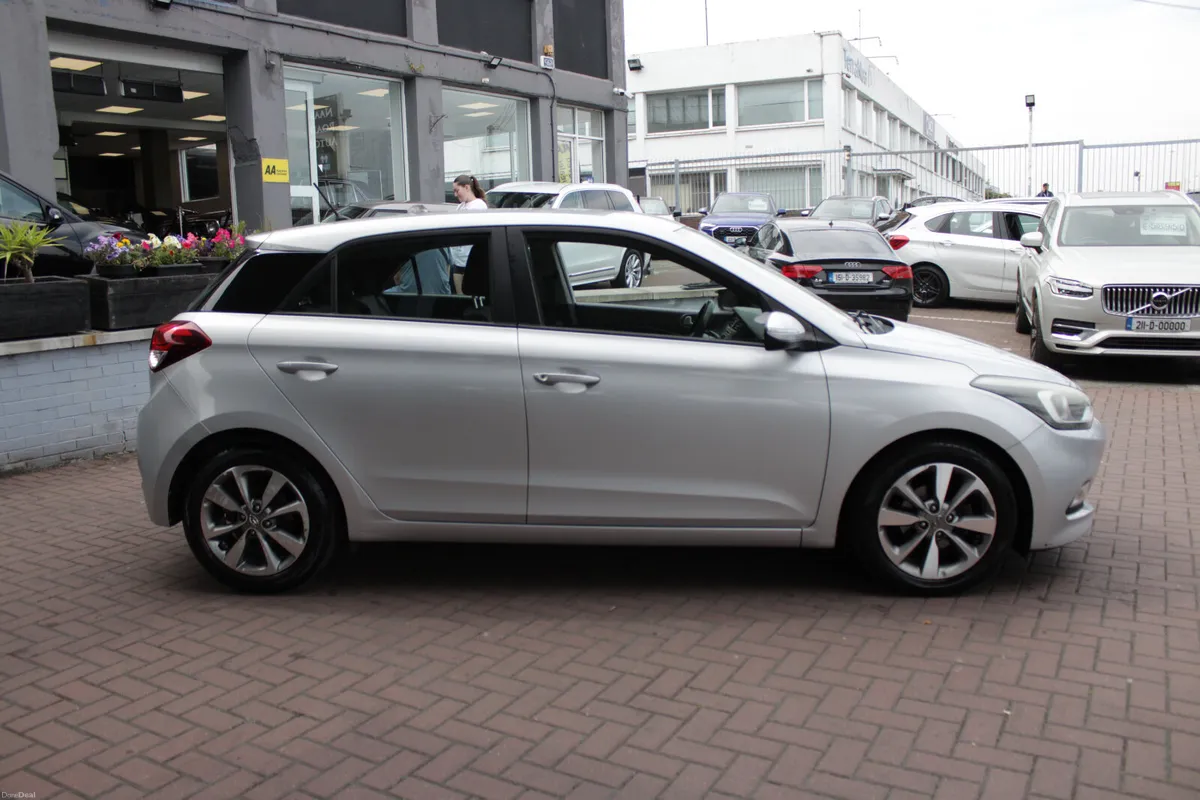 2015 HYUNDAI I20 1.4 DELUXE AUTOMATIC HATCHBACK - Image 3