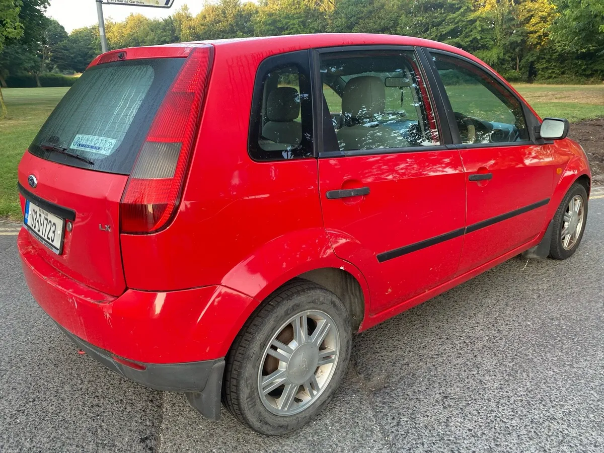 Ford fiesta 5 door 1.4 petrol very clean car - Image 5