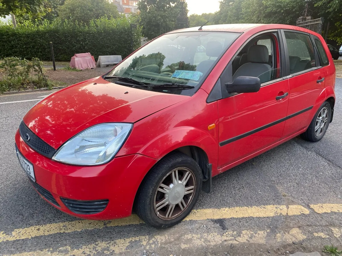 Ford fiesta 5 door 1.4 petrol very clean car - Image 2