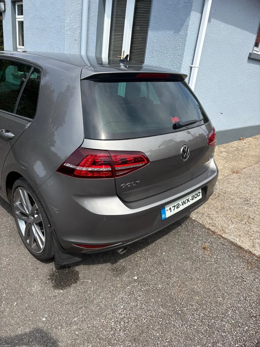 Volkswagen Golf 1.6 TDI Leather & CarPlay - Image 4
