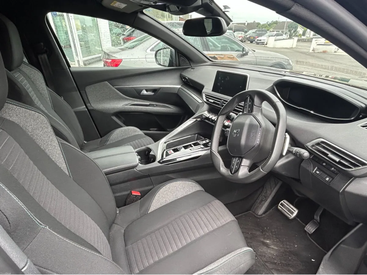 Peugeot 5008 2023 - Image 4