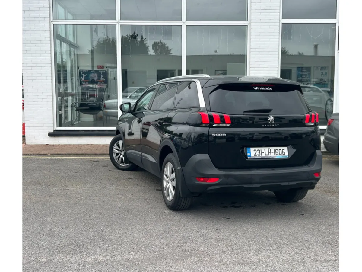 Peugeot 5008 2023 - Image 3