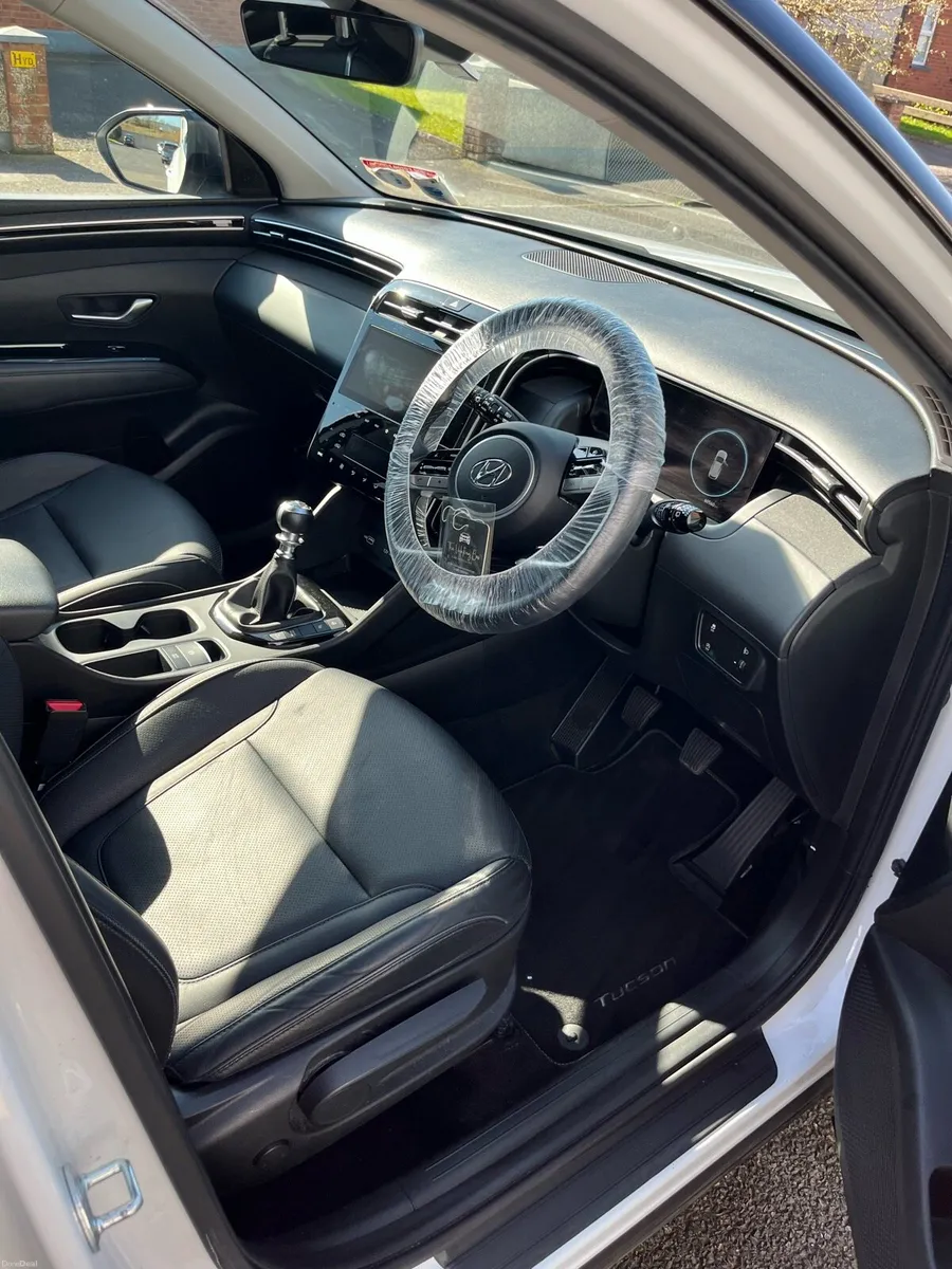 Hyundai Tuscon Executive Plus 2 tone - Image 3