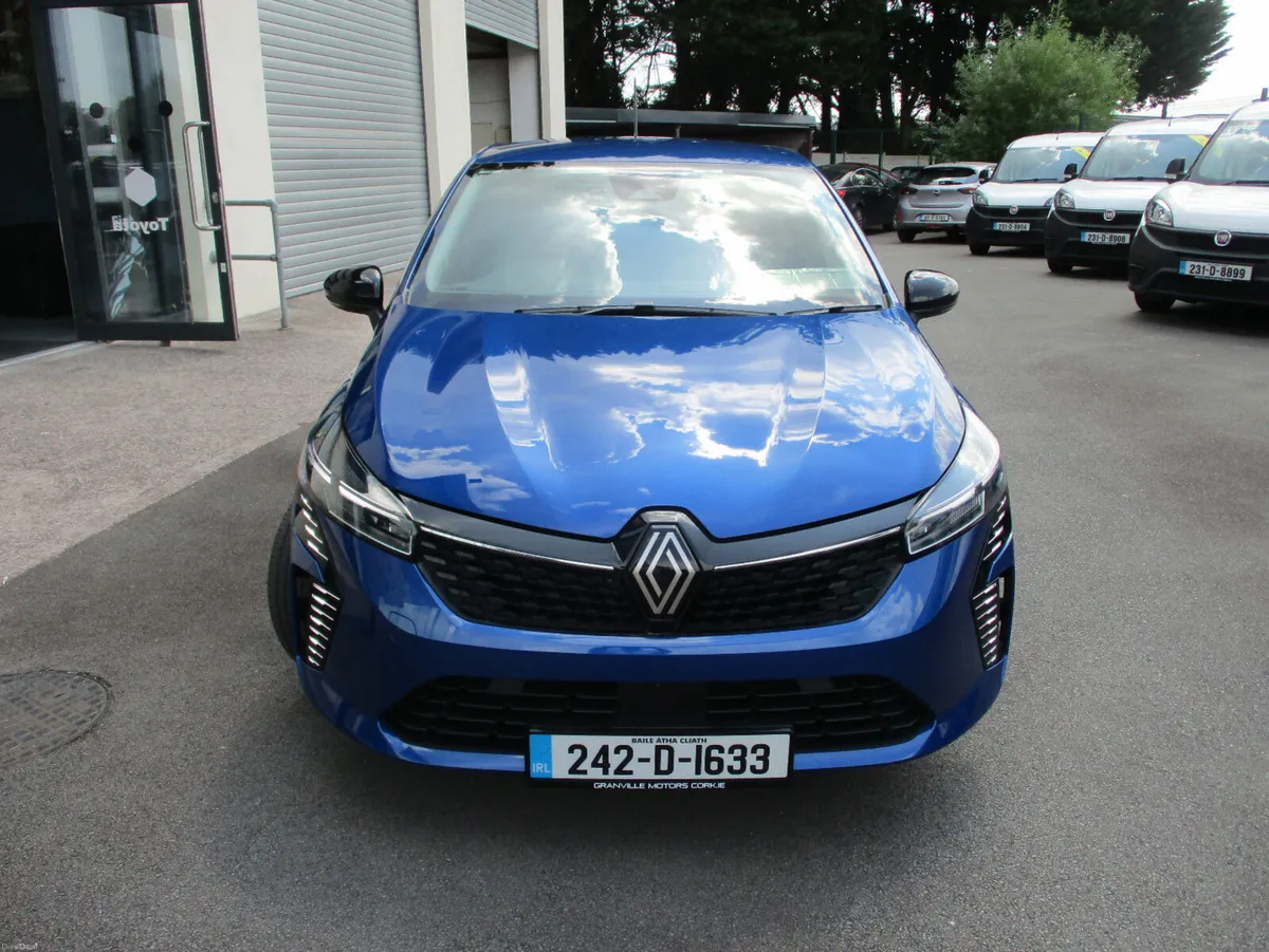Renault Clio Evolution 1.0TCE  2024 - Image 2