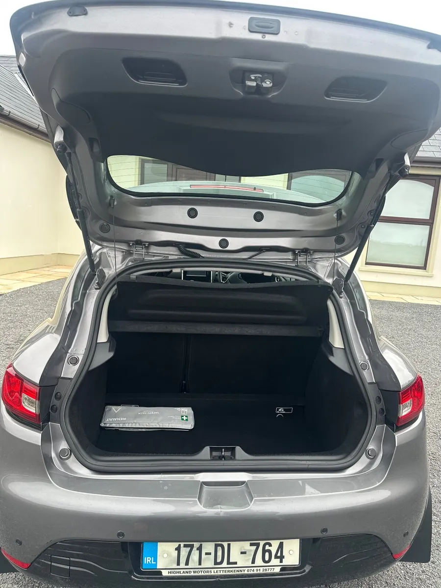 Renault Clio 2017 - Image 2