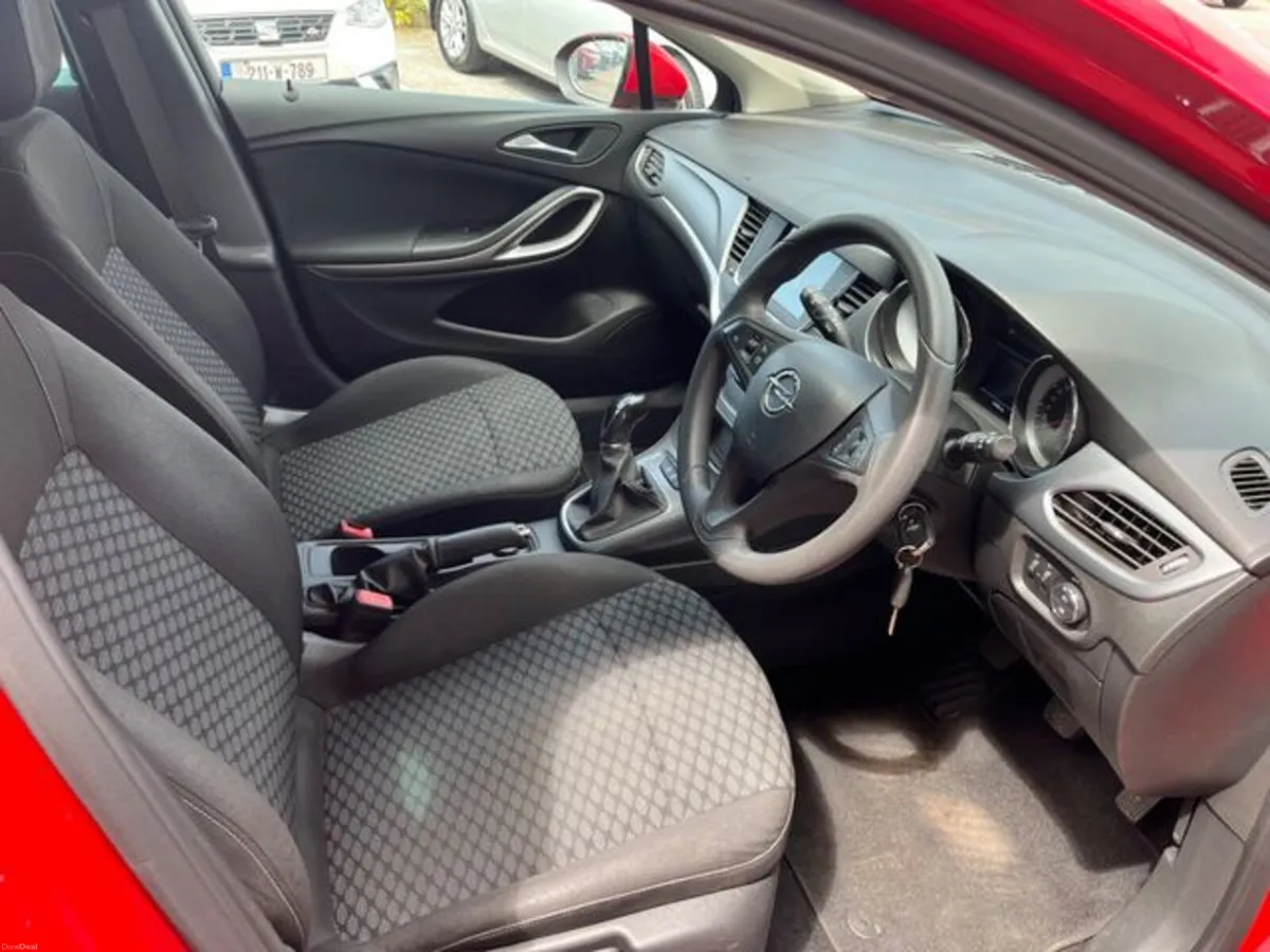 Opel Astra SC 1.0I Turbo 105PS 5DR - Image 5