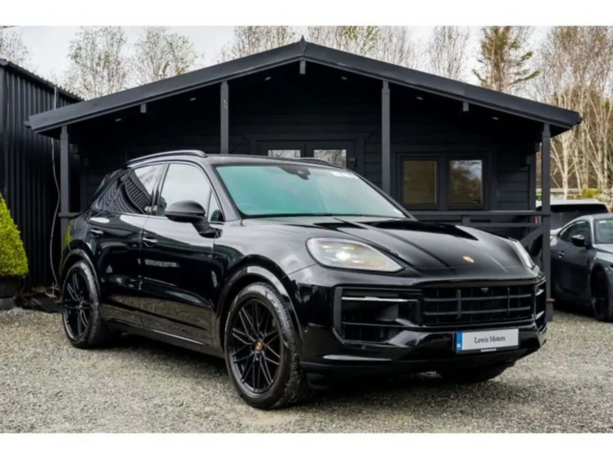 Porsche Cayenne 3 0 V6 E Hybrid, HIGH SPEC, SPORT - Image 1