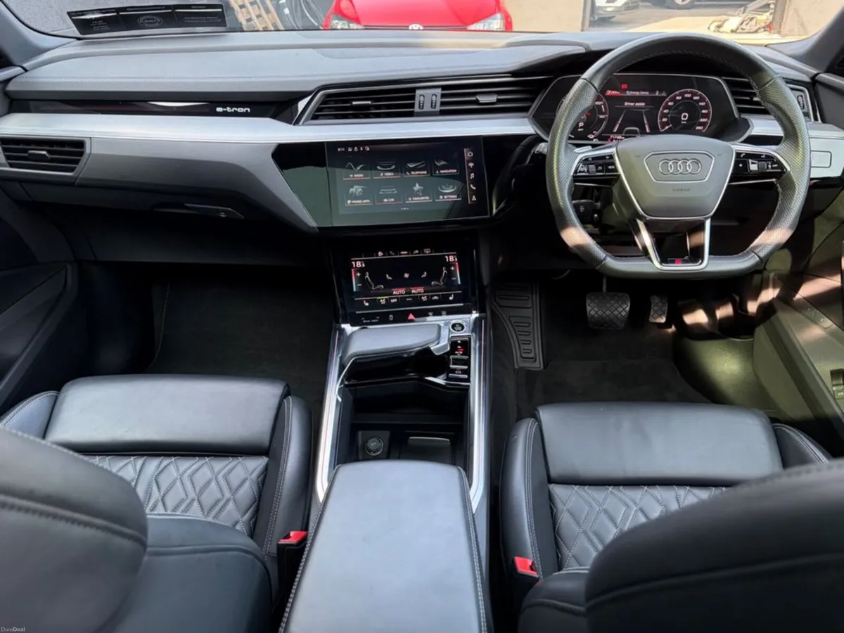 Audi e-tron 55 QUATTRO SLINE BLACK EDITION 95KWH - Image 3