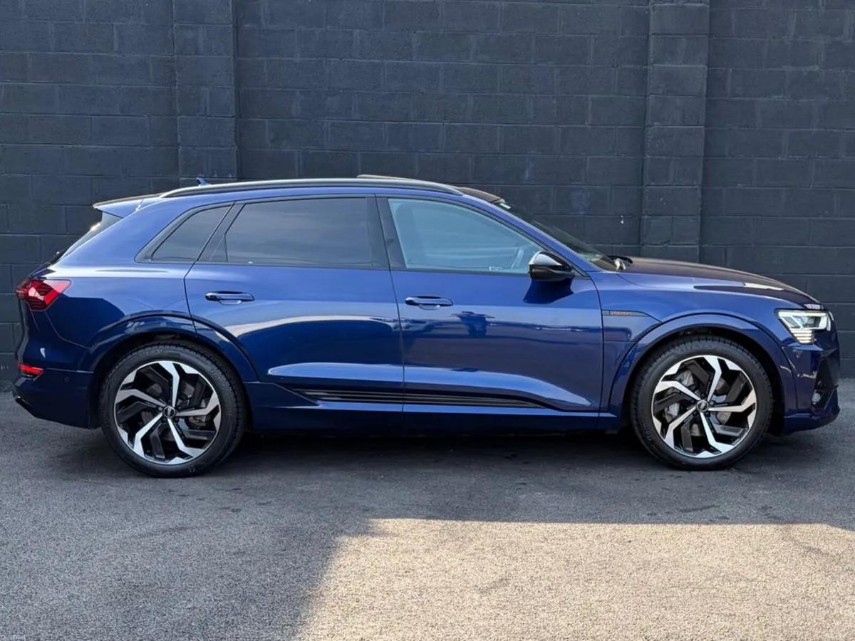 Audi e-tron 55 QUATTRO SLINE BLACK EDITION 95KWH - Image 4