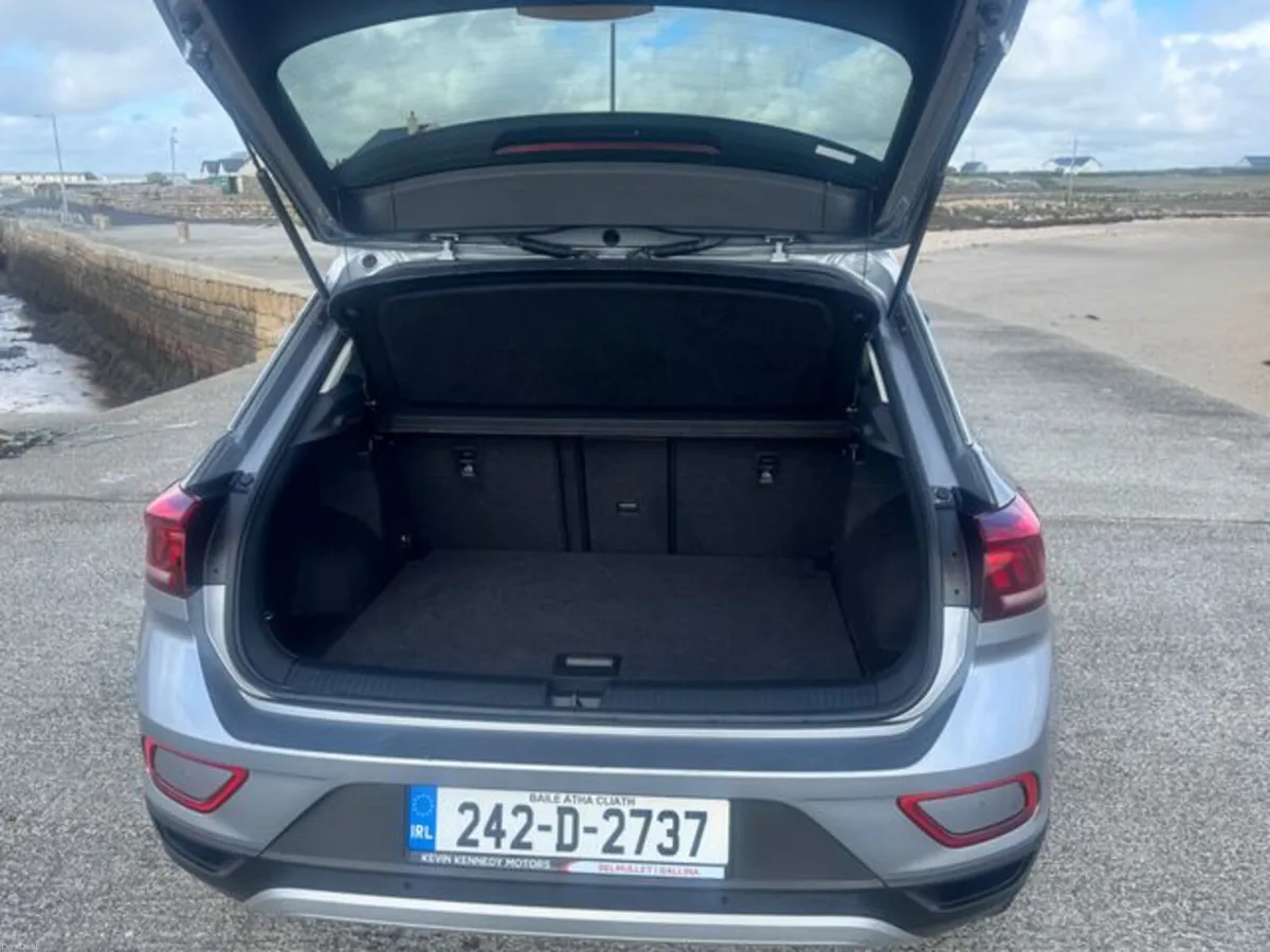 Volkswagen T-Roc Spec ED 2.0tdi M6F 116HP - Image 5