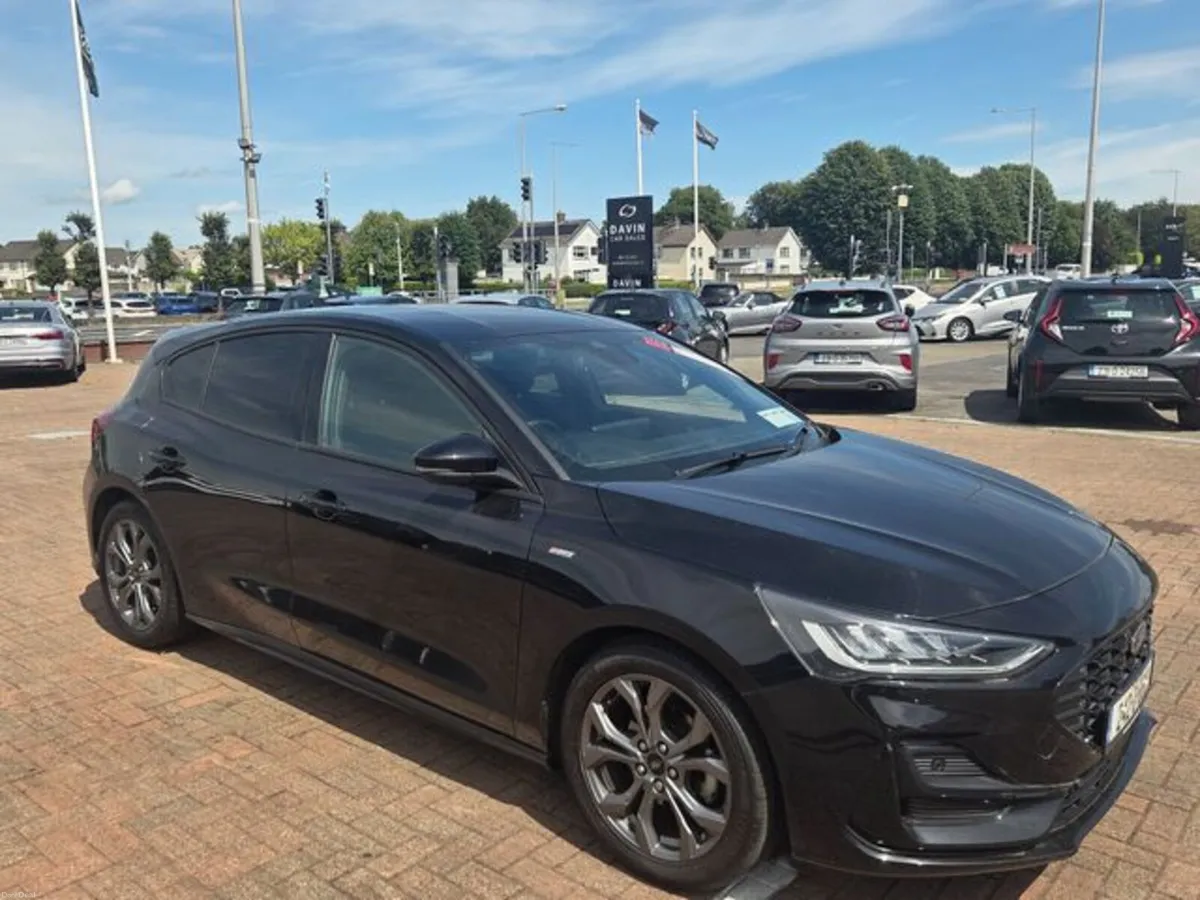 Ford Focus 1.0L ECO St-line 125PS MAN 4DR - Image 1