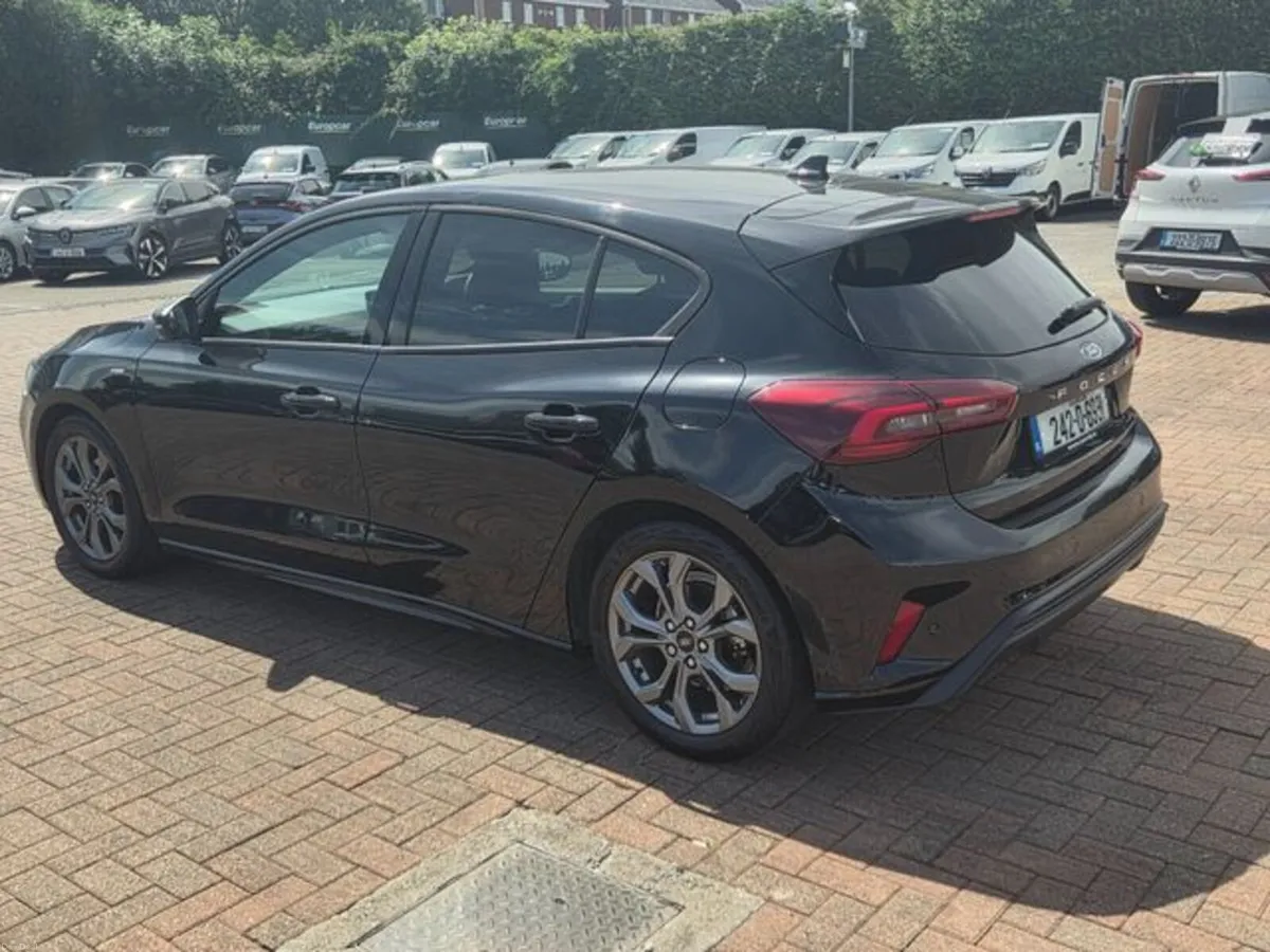 Ford Focus 1.0L ECO St-line 125PS MAN 4DR - Image 5