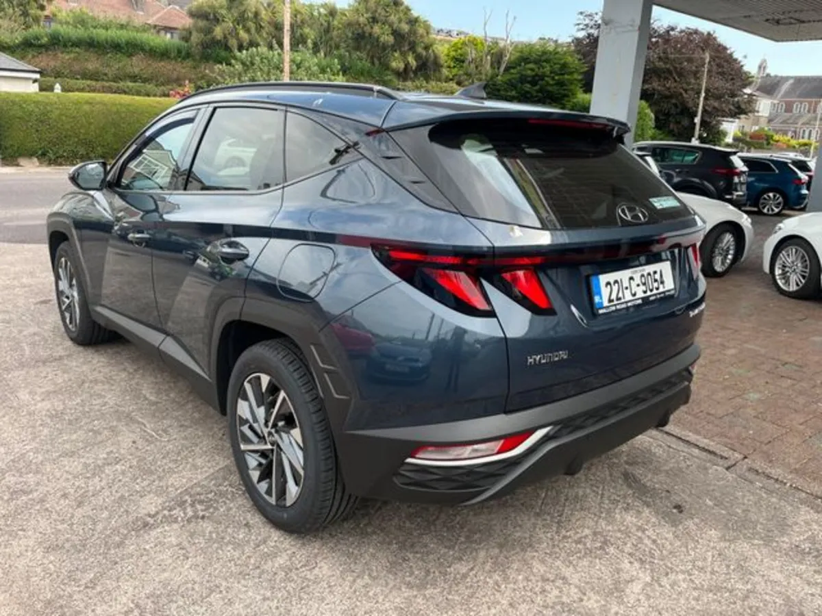 Hyundai Tucson ix35 Executive 5DR - Image 4