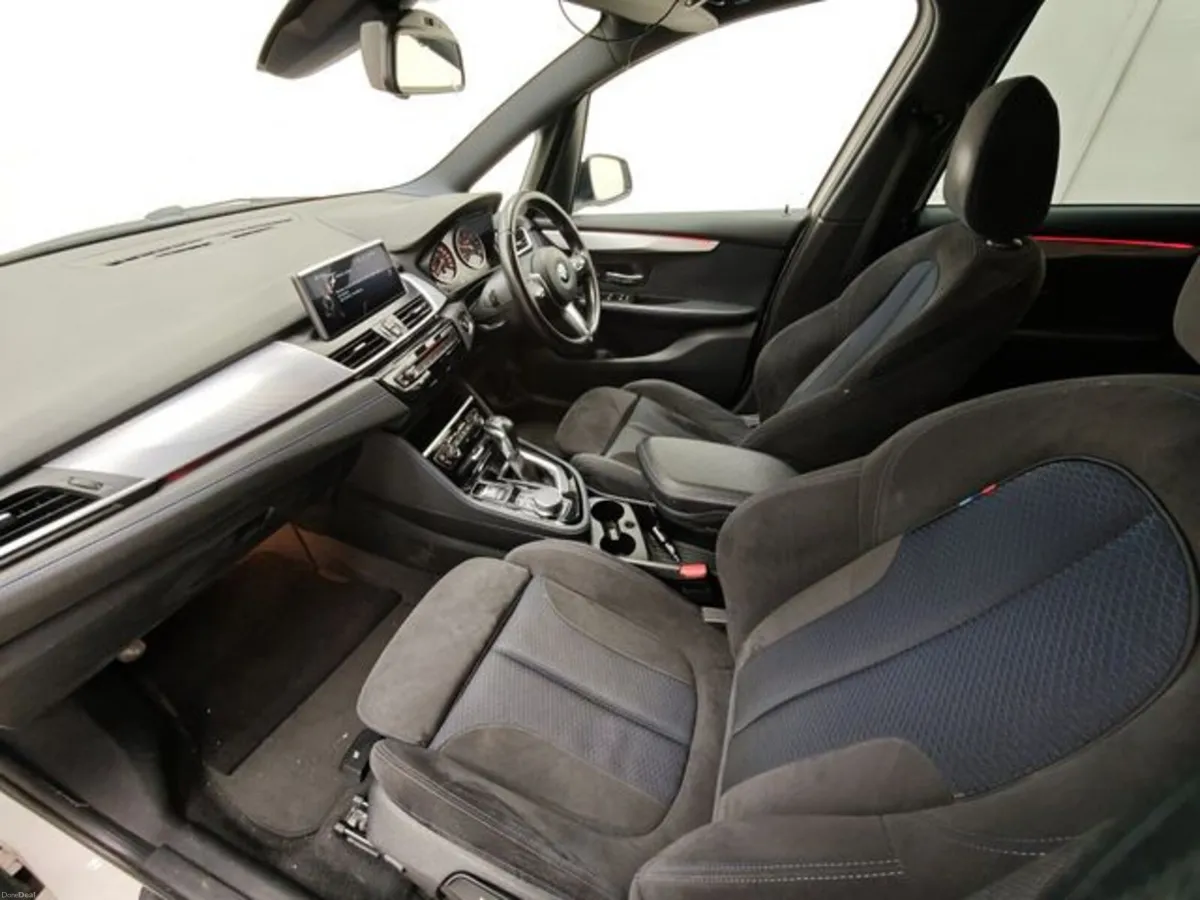 BMW 2-Series 2.0D M SPORT Automatic, Reversing cam - Image 4