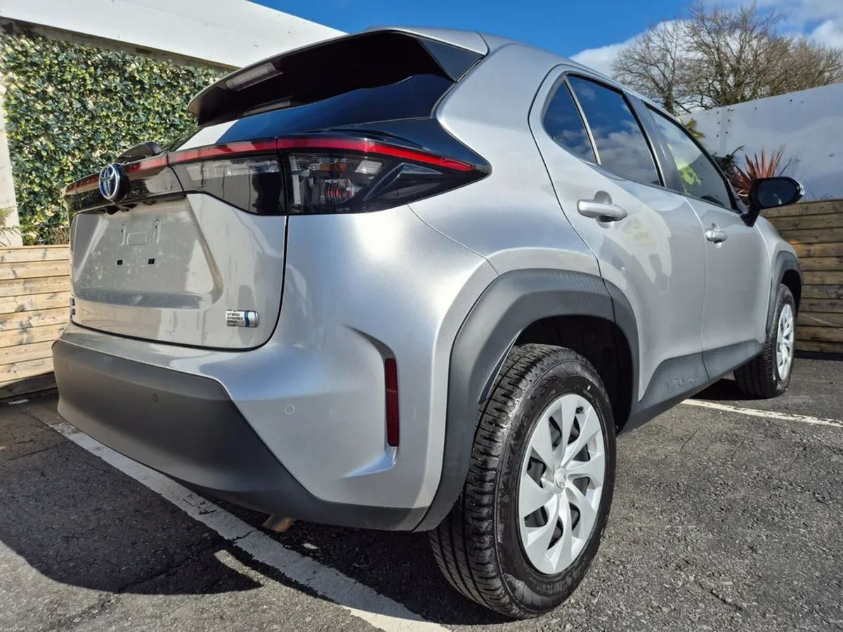 Toyota Yaris Cross 1.5 HYBRID / X SPEC / TAX €160 - Image 6