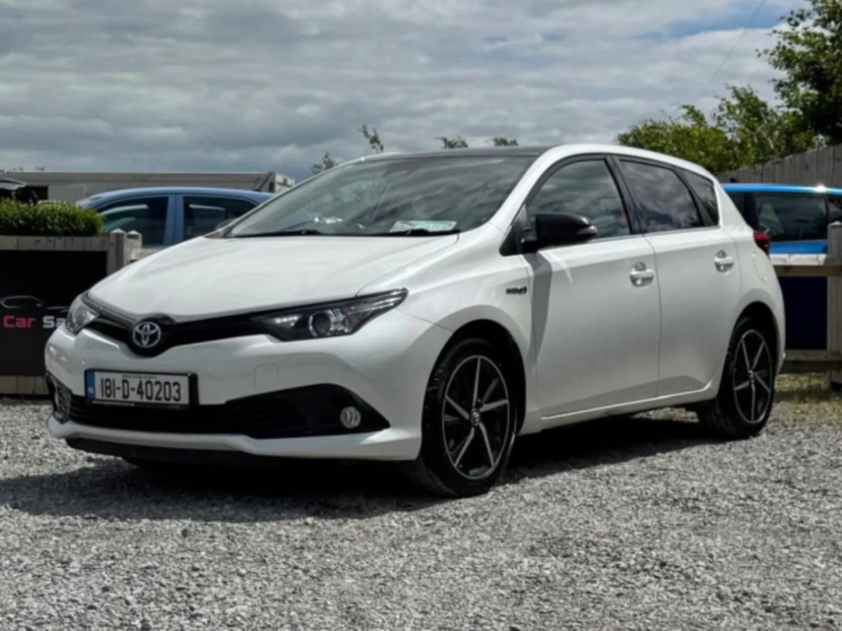Toyota Auris Hybrid Luna Sport 4DR Auto - Image 5