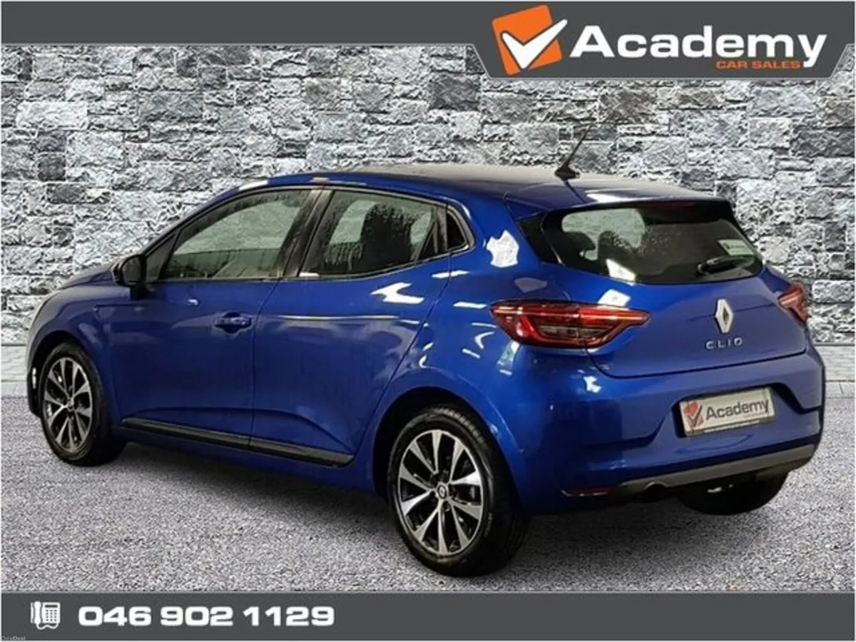 Renault Clio Equilibre**AUTO PETROL** - Image 3