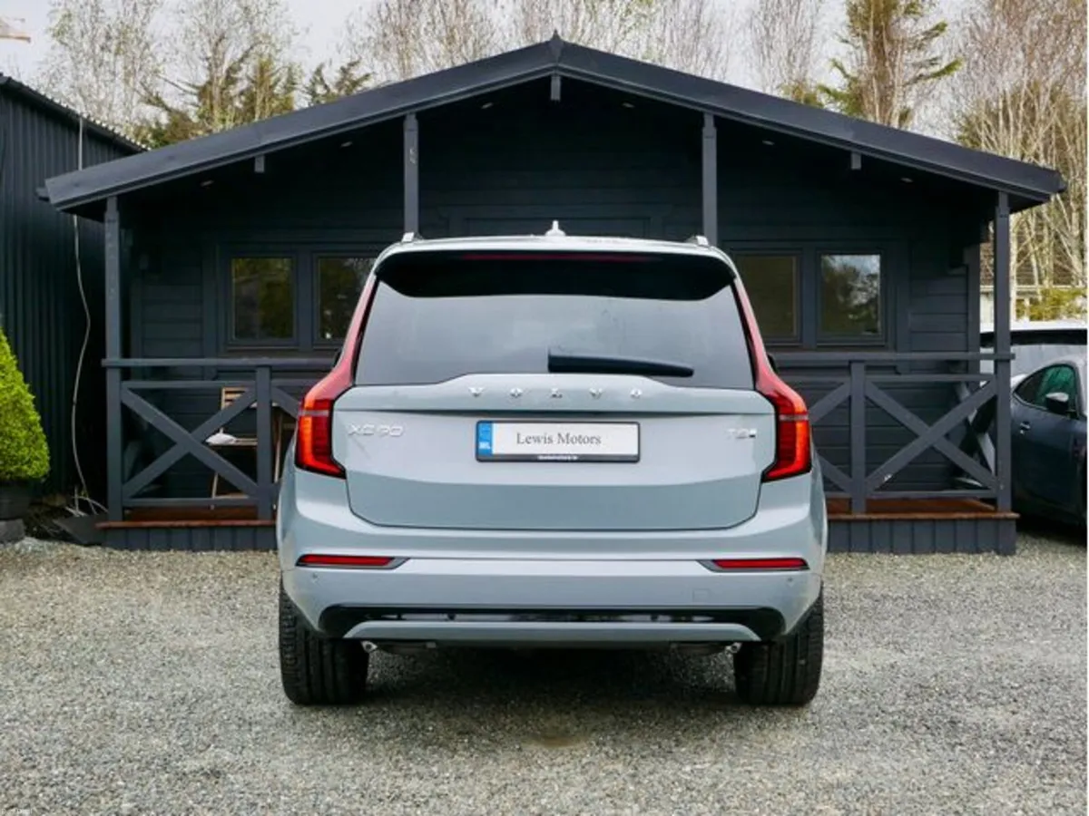 Volvo XC90 T8 PLUS PRO AWD DARK THEME, 360 CAMERA, - Image 5