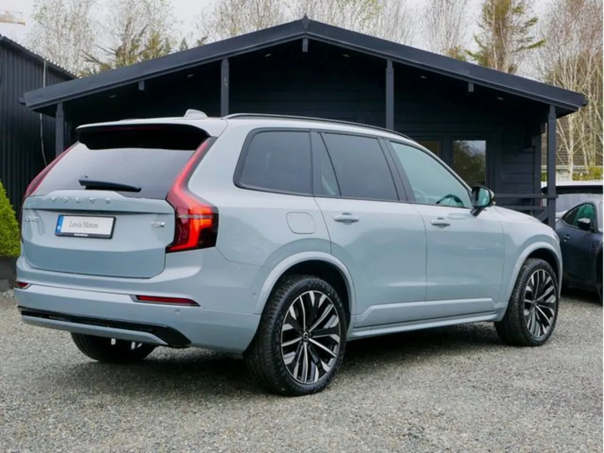 Volvo XC90 T8 PLUS PRO AWD DARK THEME, 360 CAMERA, - Image 6