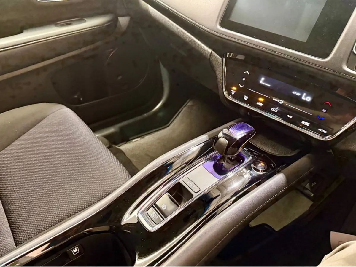 Honda Vezel 1.5 X - Image 5