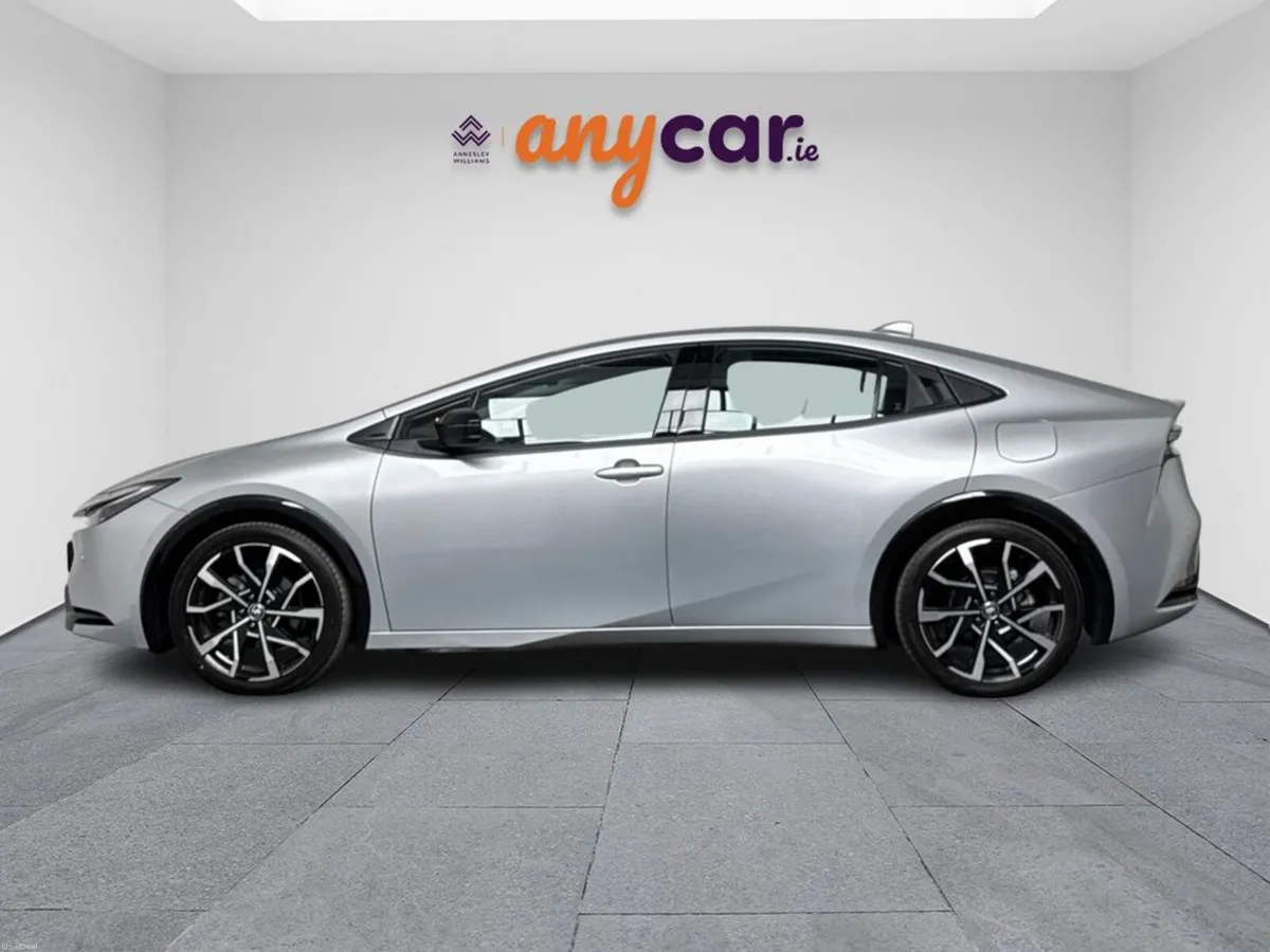 Toyota Prius 2.0 PHEV - Image 5