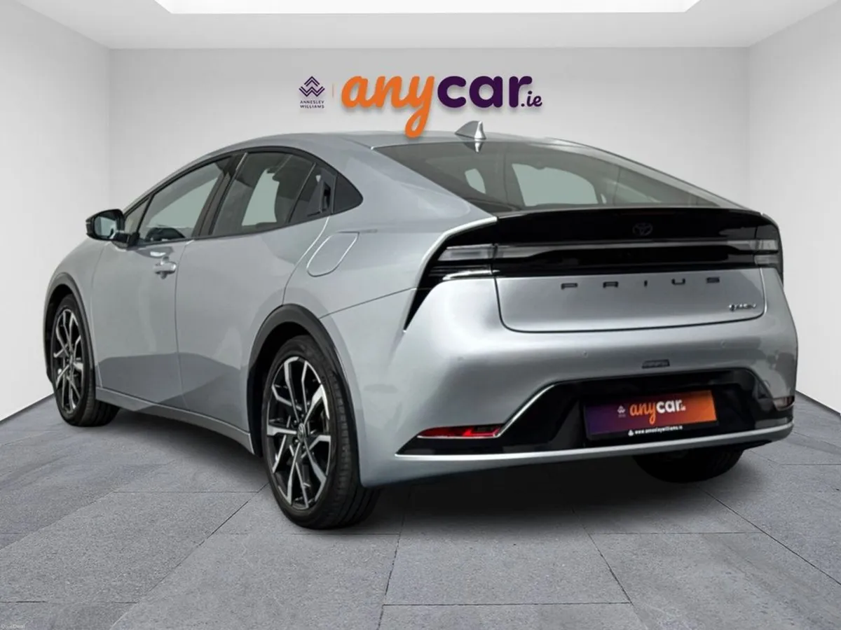 Toyota Prius 2.0 PHEV - Image 6