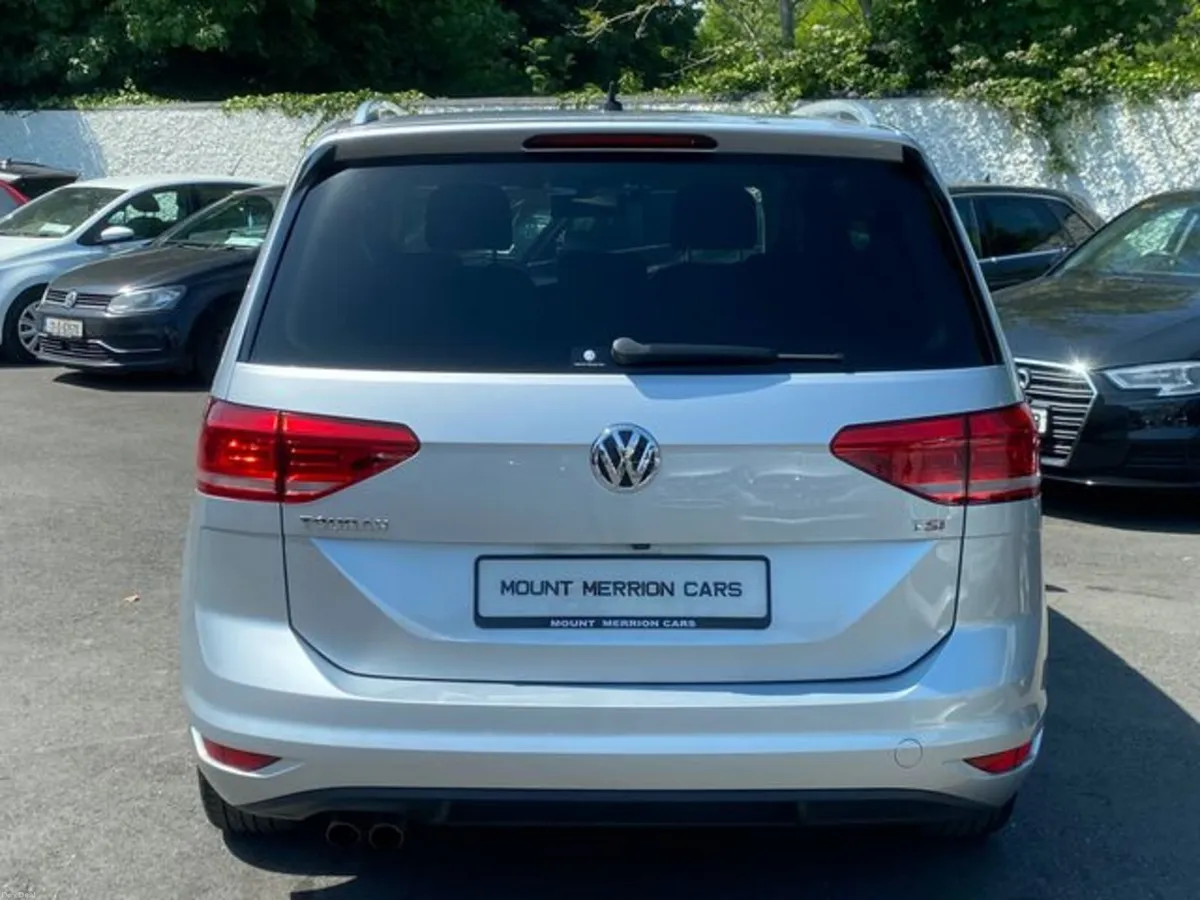 Volkswagen Touran Auto Comfortline 7 Seats - Image 6