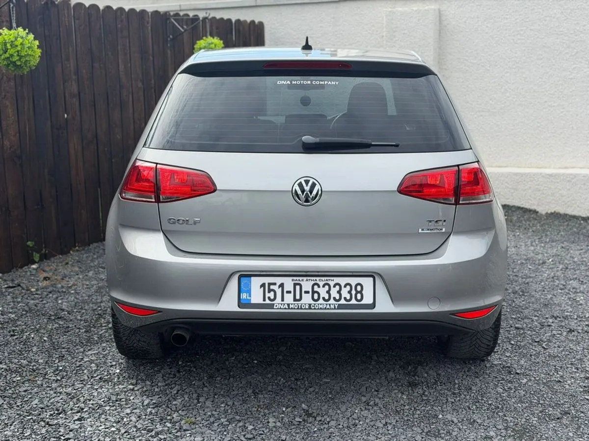 Volkswagen Golf AUTO -LOW KM - Image 6