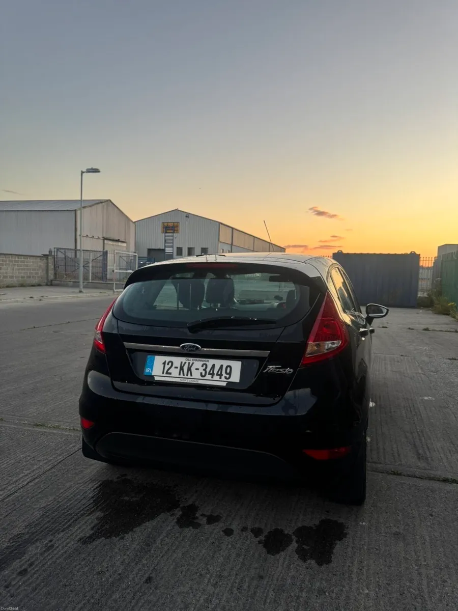 Ford fiesta 2012 - Image 2