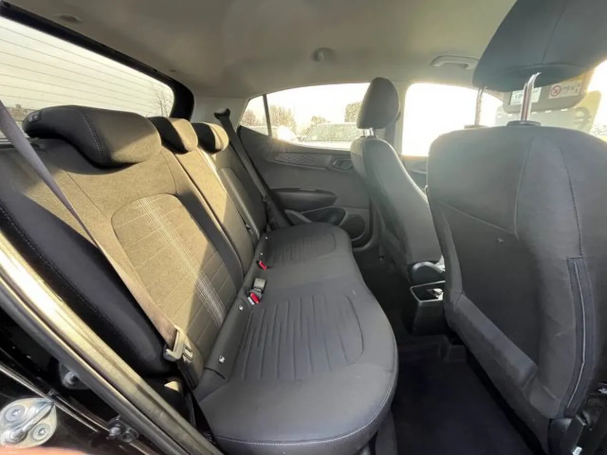 Hyundai i10 Deluxe Plus 5DR - Image 5
