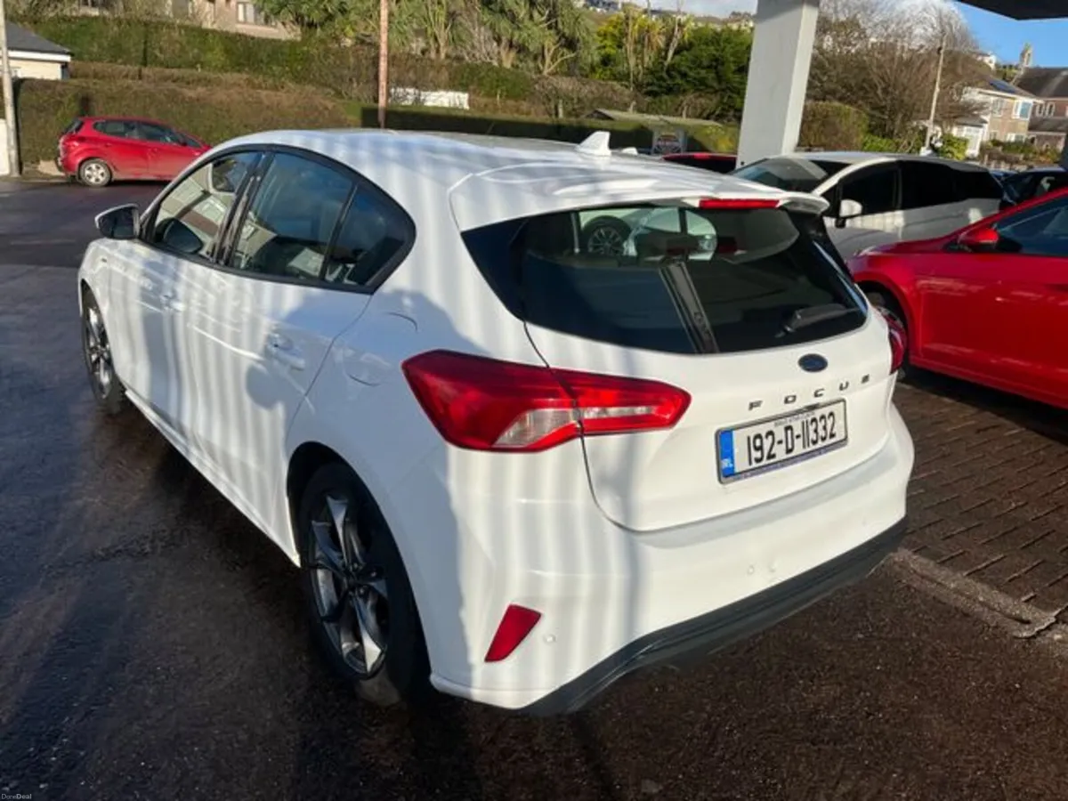 Ford Focus St-line 1.0 Ecoboost 125PS 4DR - Image 5