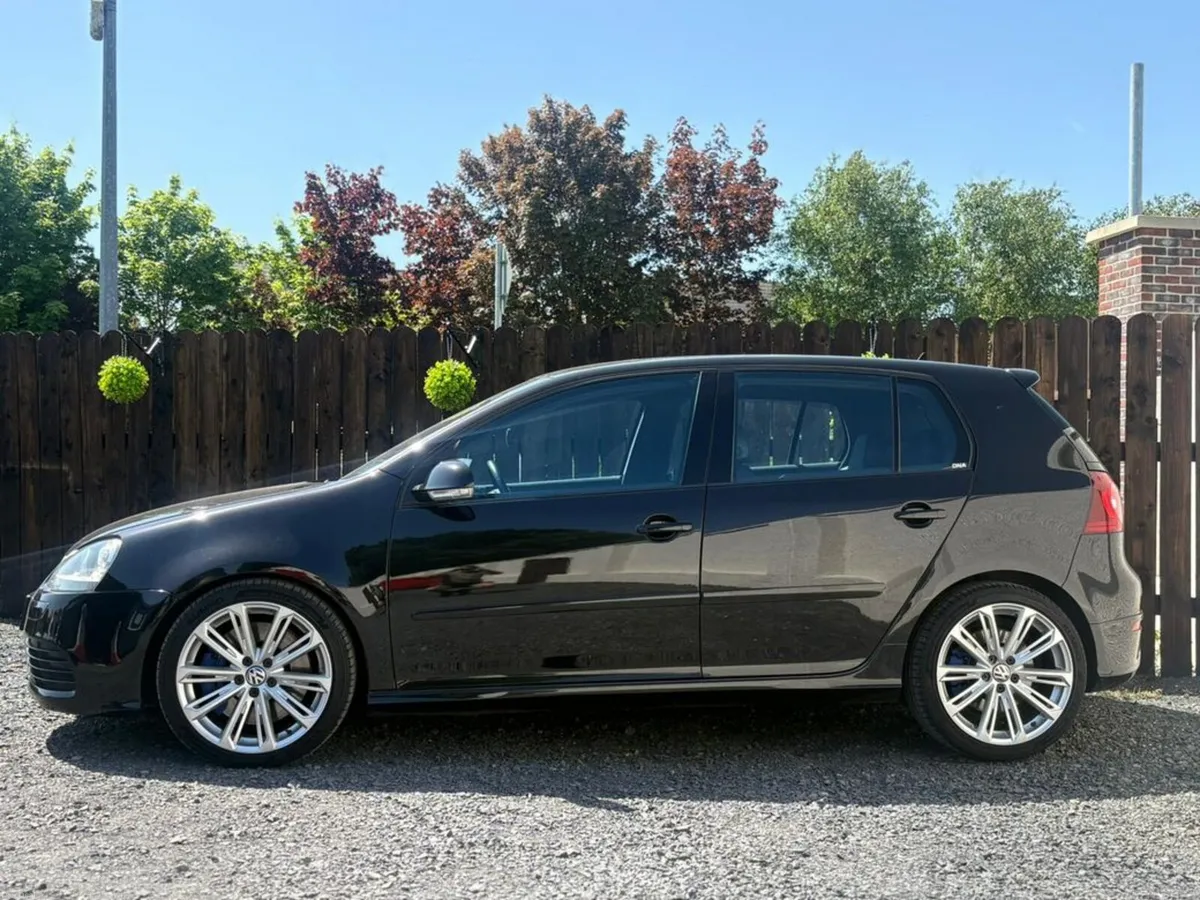 Volkswagen Golf R32 VR6 - DSG - ONLY 36K KMS!! - Image 4
