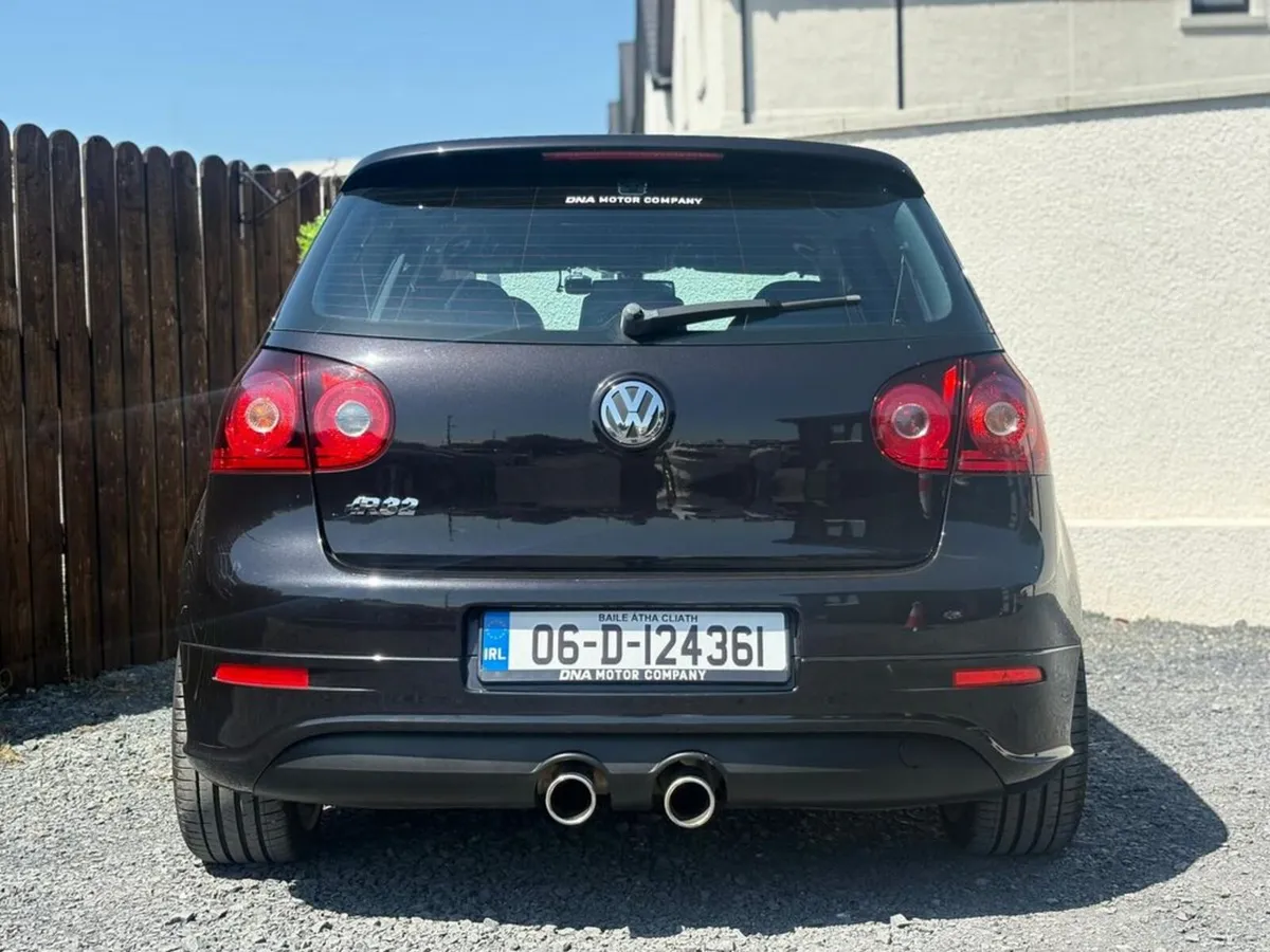 Volkswagen Golf R32 VR6 - DSG - ONLY 36K KMS!! - Image 6