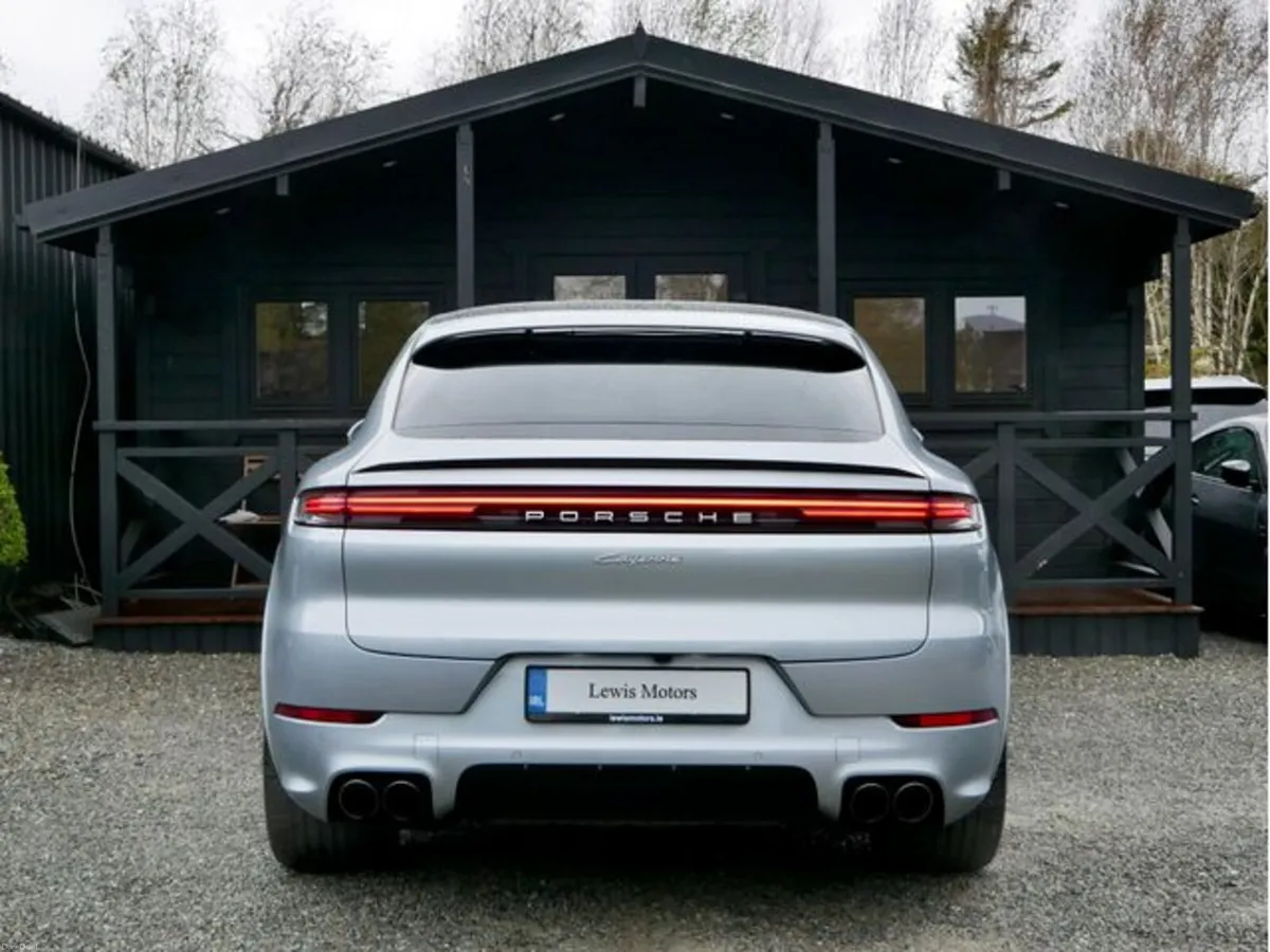 Porsche Cayenne E-Hybrid Coupe, HUGE SPEC/ IRISH C - Image 5